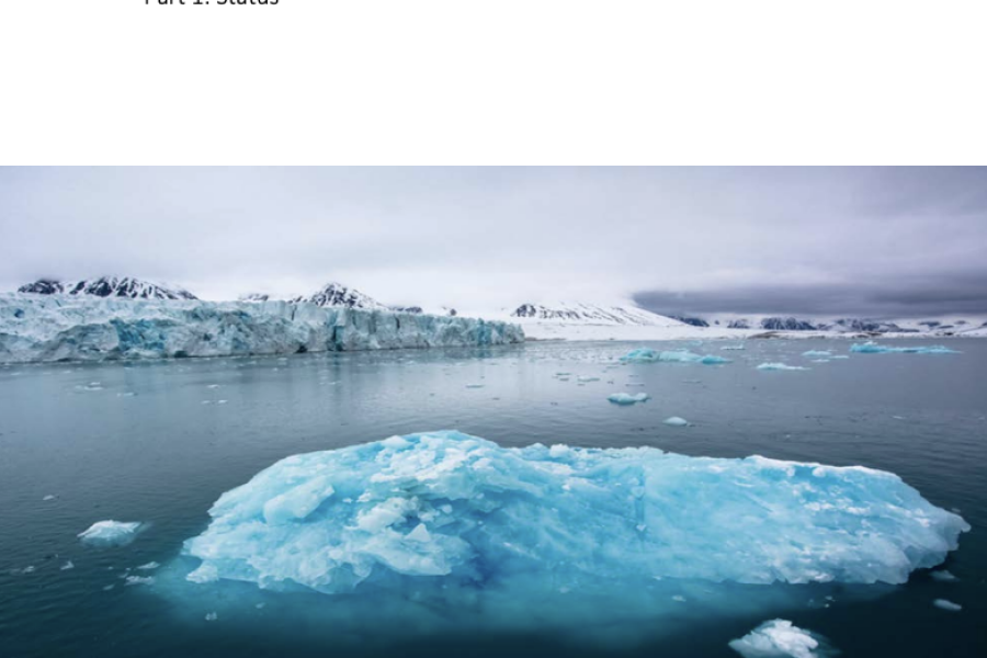 Forsiden av rapporten Sustainable Blue Economy in the Norwegian Arctic – Part 1: Status, med bilde av isfjell og isbre i arktisk landskap.