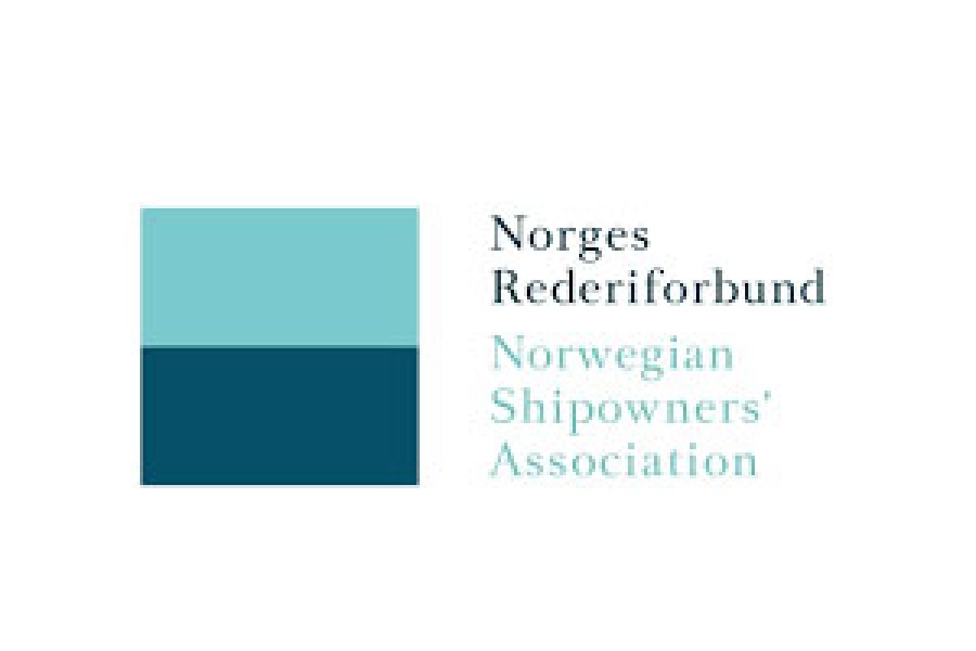 Logo for Norges Rederiforbund / Norwegian Shipowners’ Association: et todelt kvadrat med øverste halvdel i lys turkis og nederste halvdel i mørk blå. Til høyre for dette står teksten «Norges Rederiforbund» i mørk farge over «Norwegian Shipowners’ Association» i lys turkis.