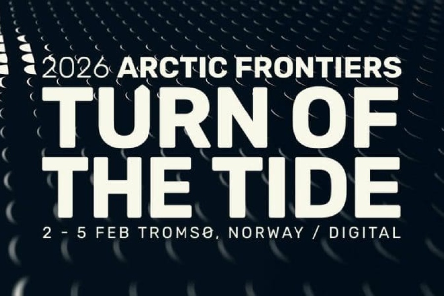 Teksten "Turn of the Tide" i hvite store bokstaver 