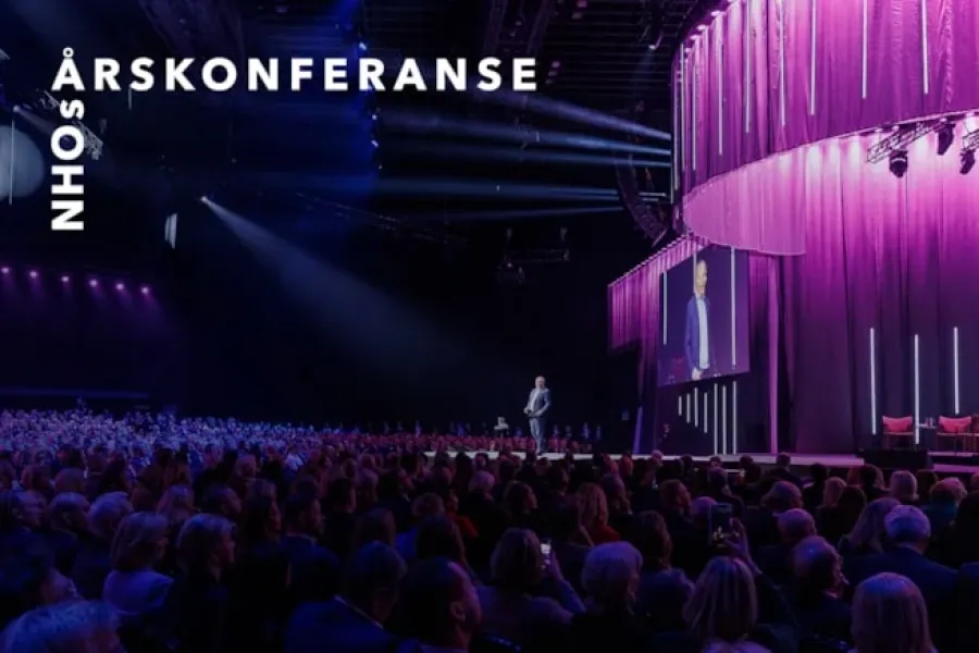 Bilde av en mørk scene. 