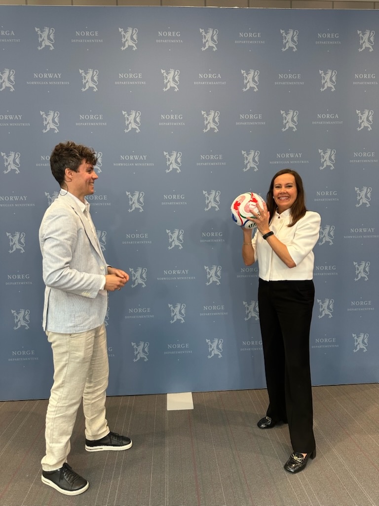Vebjørn Jacobsen Melum og Marianne Sivertsen Næss spiller på lag under Forum for sameksistens 2026