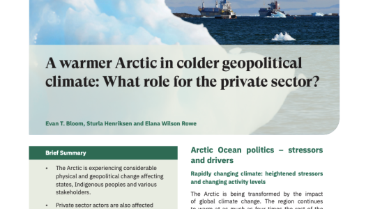 Forside av NUPI policy brief med tittelen ‘A warmer Arctic in colder geopolitical climate: What role for the private sector?’, illustrert med et bilde av skip i Arktis omgitt av is.