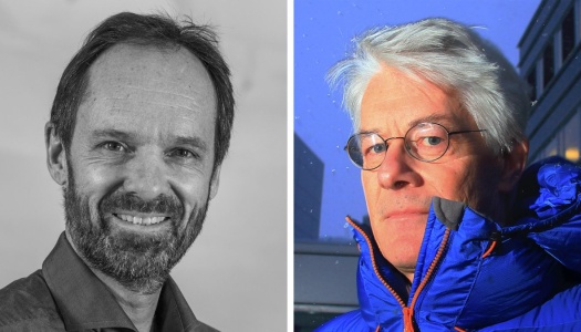 To portretter side om side: en mann med skjorte som smiler, og en mann med briller og blå jakke utendørs.