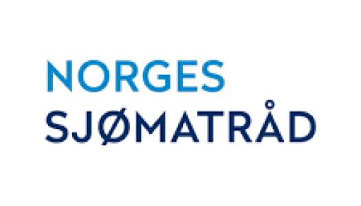 Logo for Norges sjømatråd med teksten «NORGES» i lyseblå bokstaver og «SJØMATRÅD» i mørk blå skrift på hvit bakgrunn.