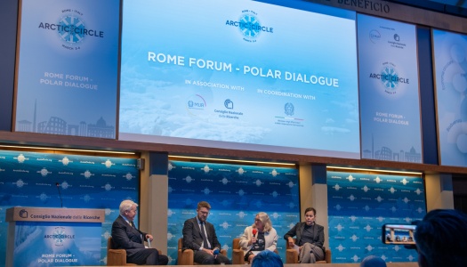 Mennesker på en scene under Arctic Circle Rome Forum 