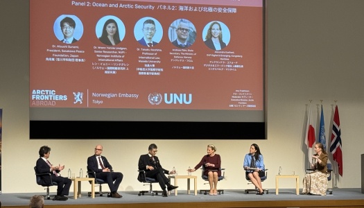 Paneldebatt om hav- og arktisk sikkerhet under Arctic Frontiers Tokyo 2026 ved FN-universitetet i Tokyo, med norske og japanske eksperter på scenen foran et publikum.