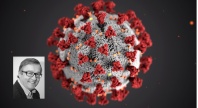 Illustrasjon av koronaviruset med røde pigger på en grå kuleformet overflate. Nederst til venstre er et innfelt svart-hvitt portrett av en mann.